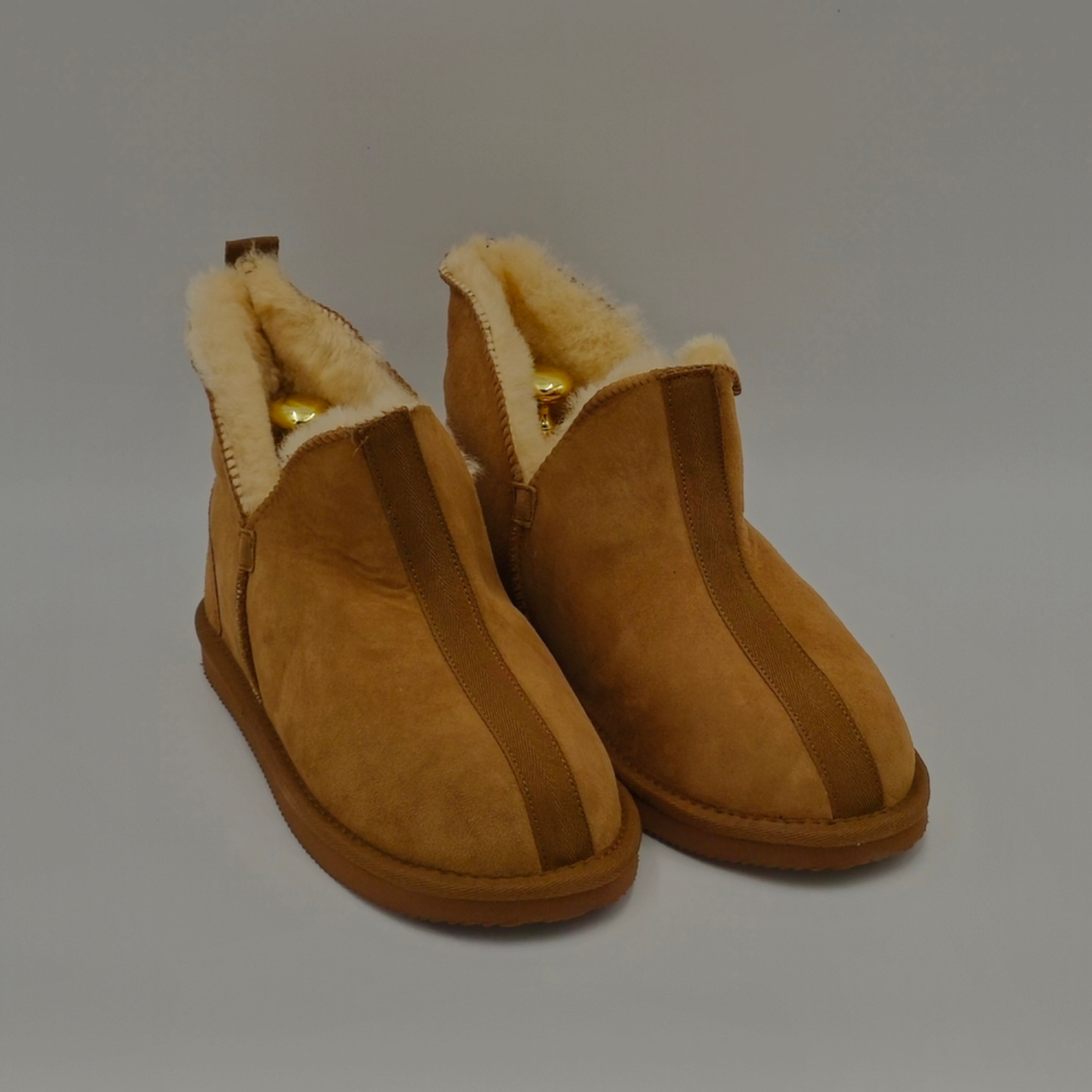 Julius Sheepskin Houseshoe Mid brown