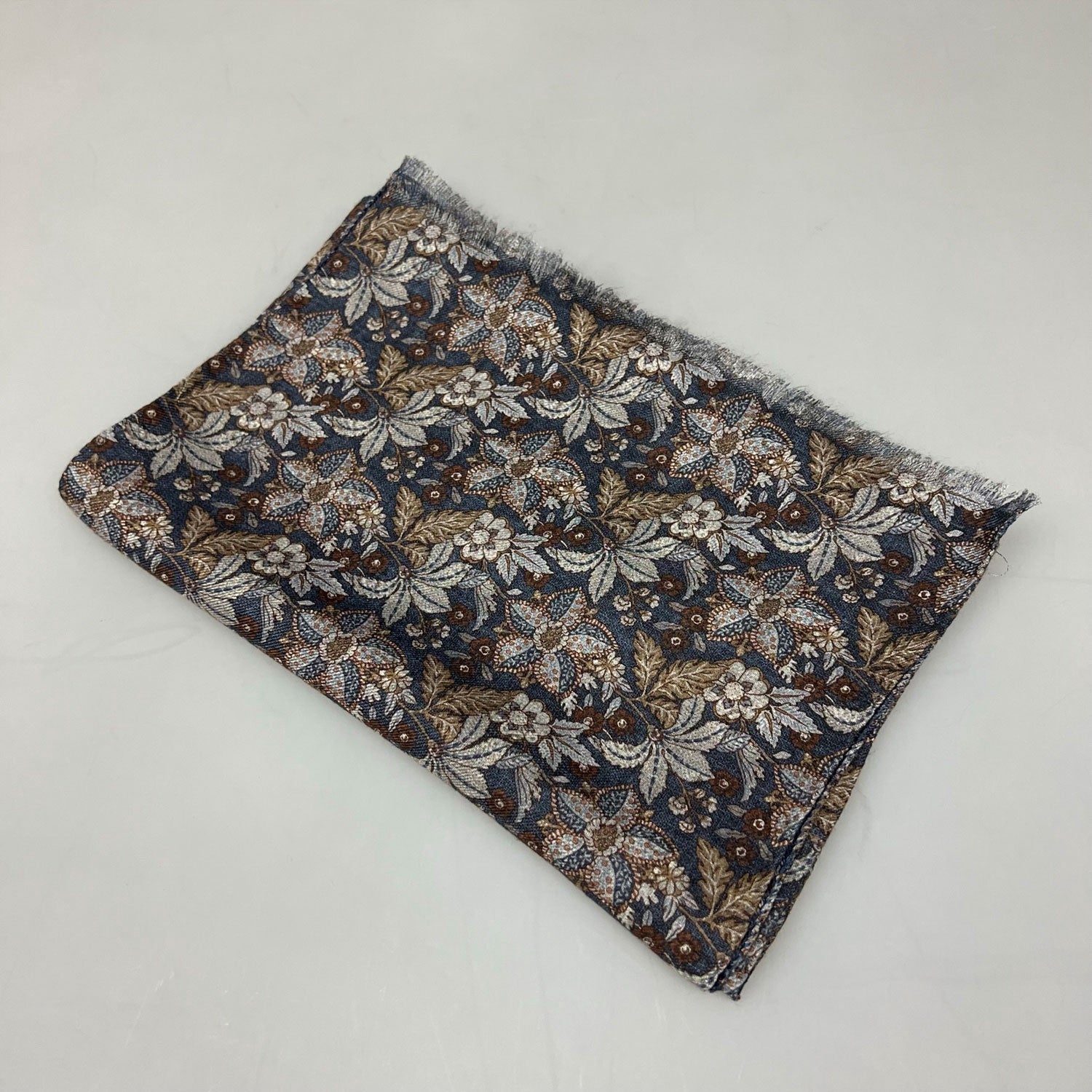 Julius Scarf Light Wool Nimes Blauw
