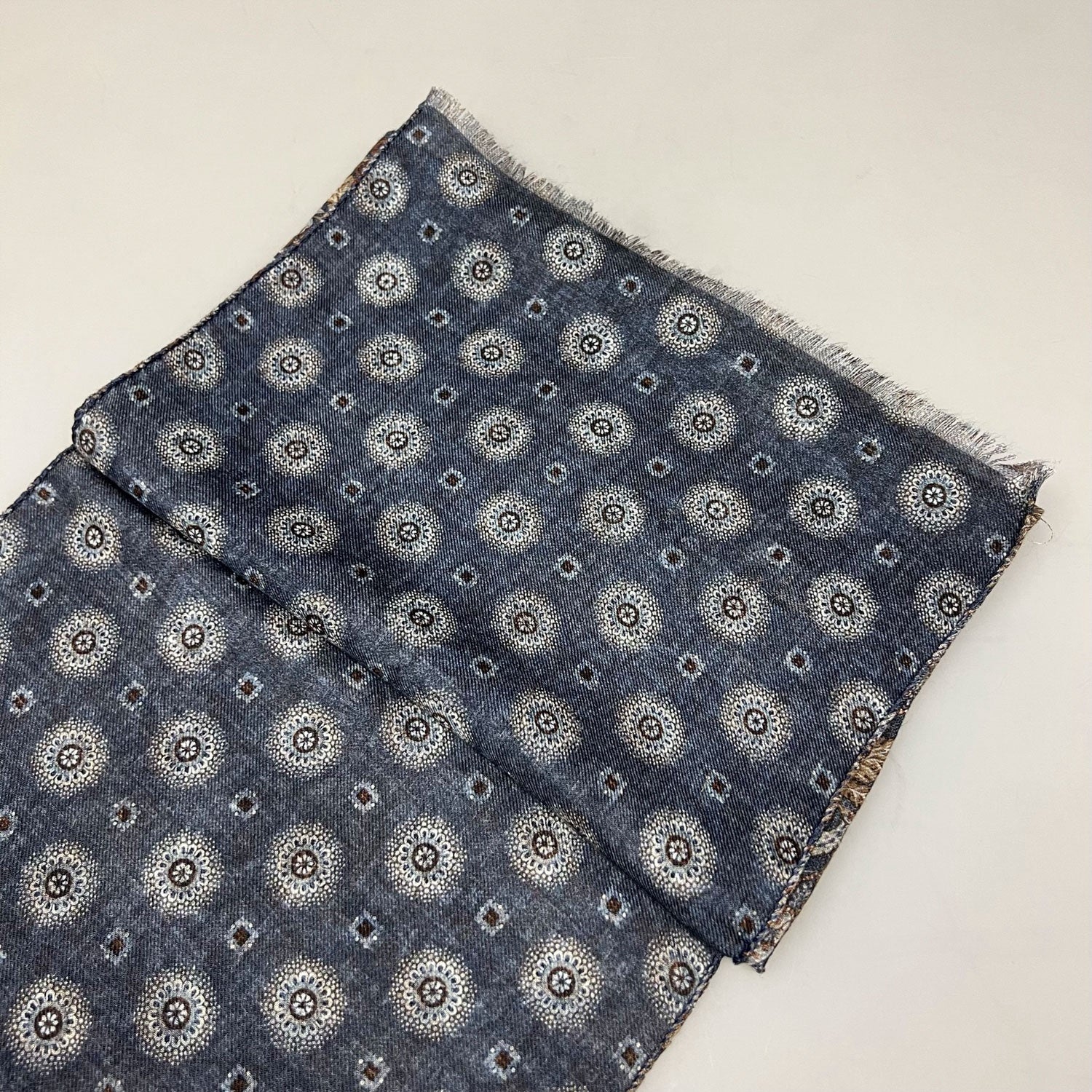 Julius Scarf Light Wool Nimes