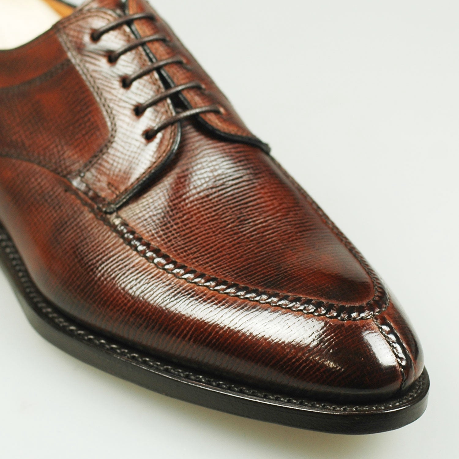 Bontoni Quasimodo Hatch Grain Limited Burgundy