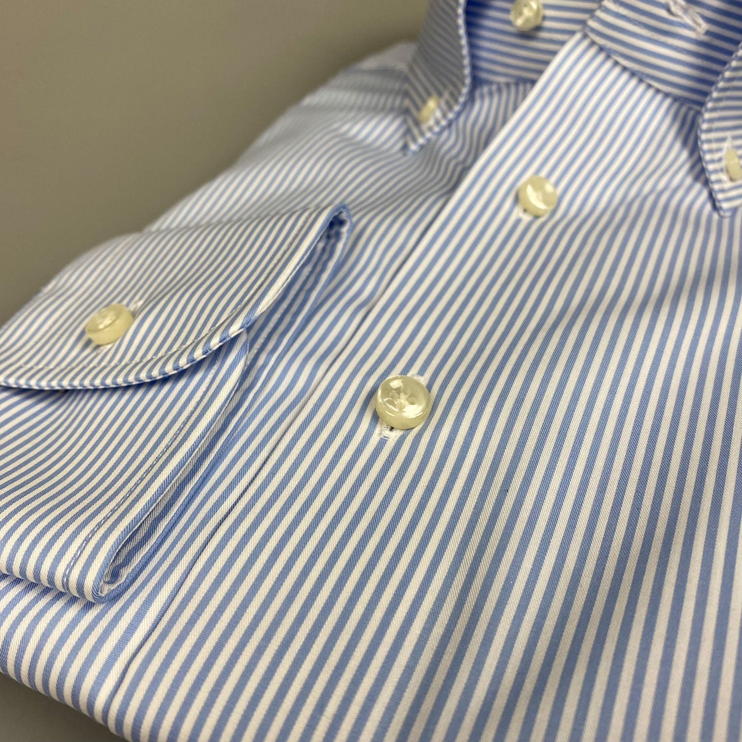 Julius Button D Modern Stripe