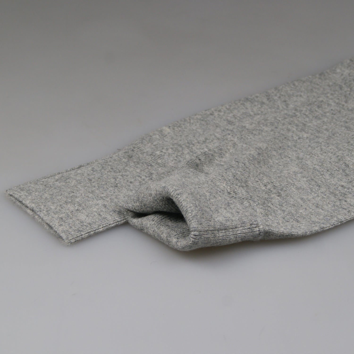 V-neck Super Geelong Sweater Grey