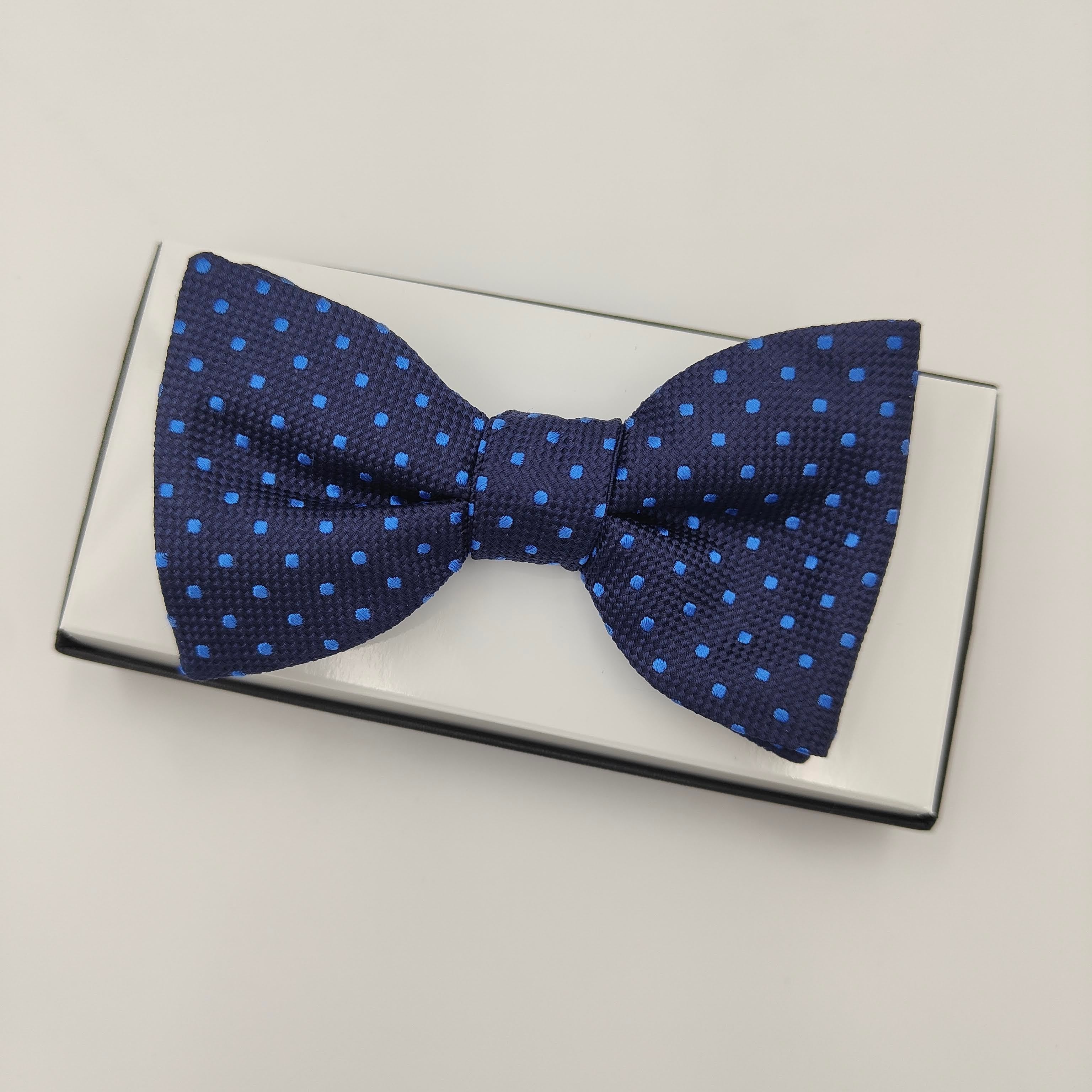 Bow-Tie Silk Polka Classic Dark Blue