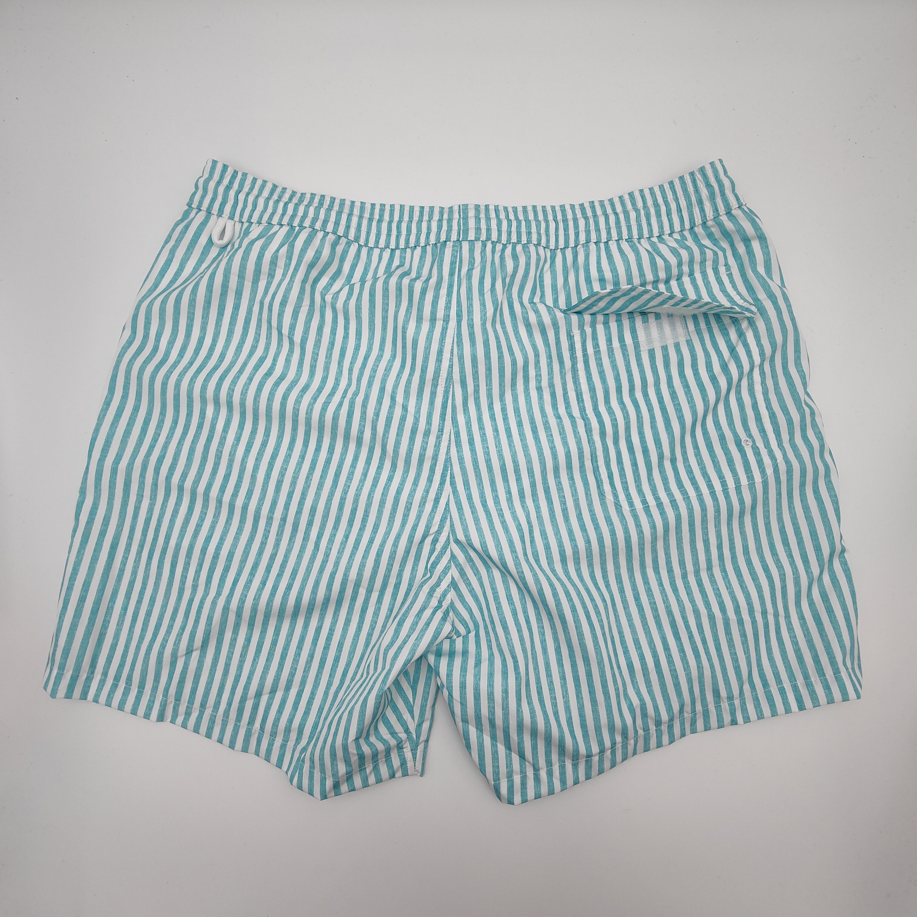 Schnelltrocknende Badeshorts mit Streifen in Mintgrün