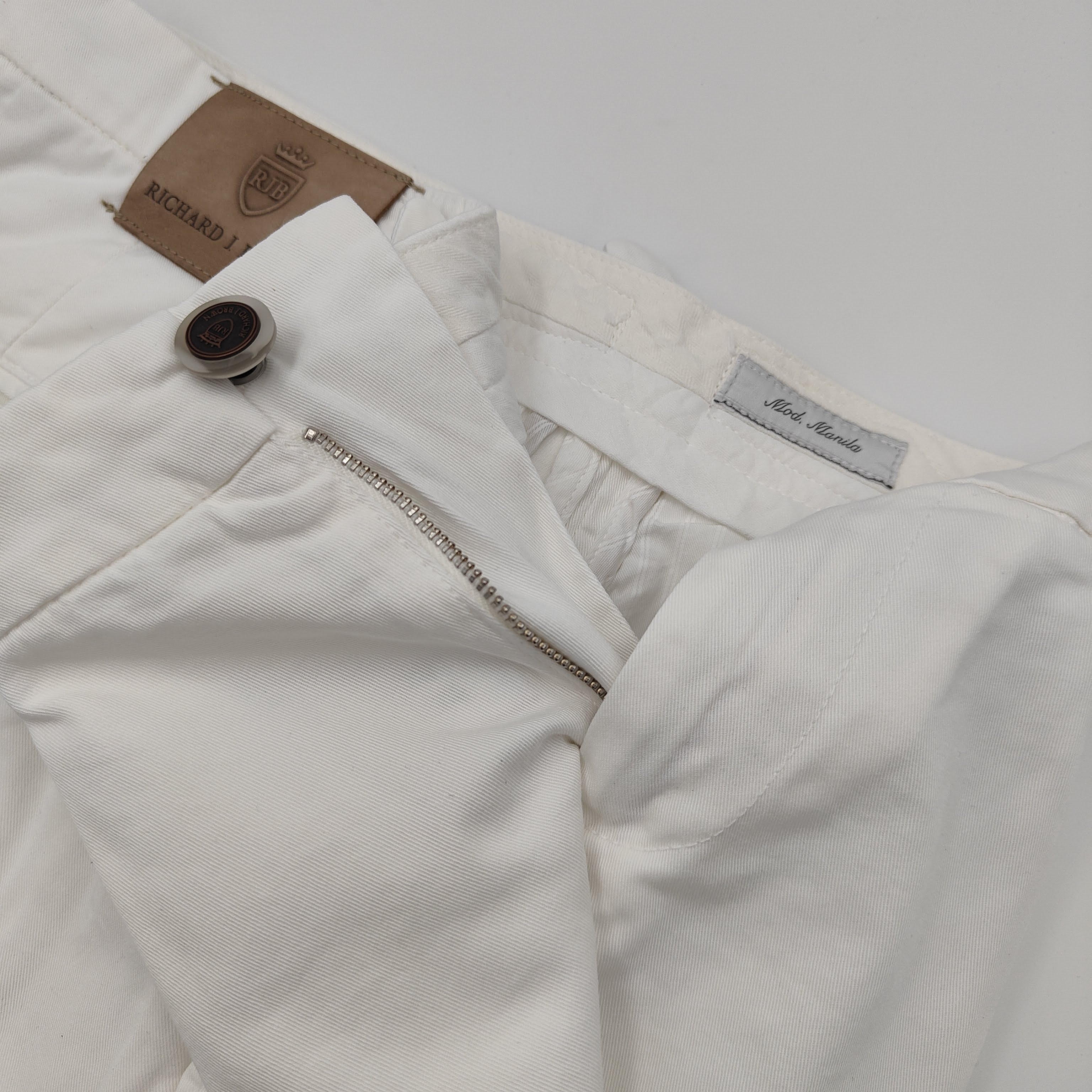 Chino Icon Manilla Side Straps White