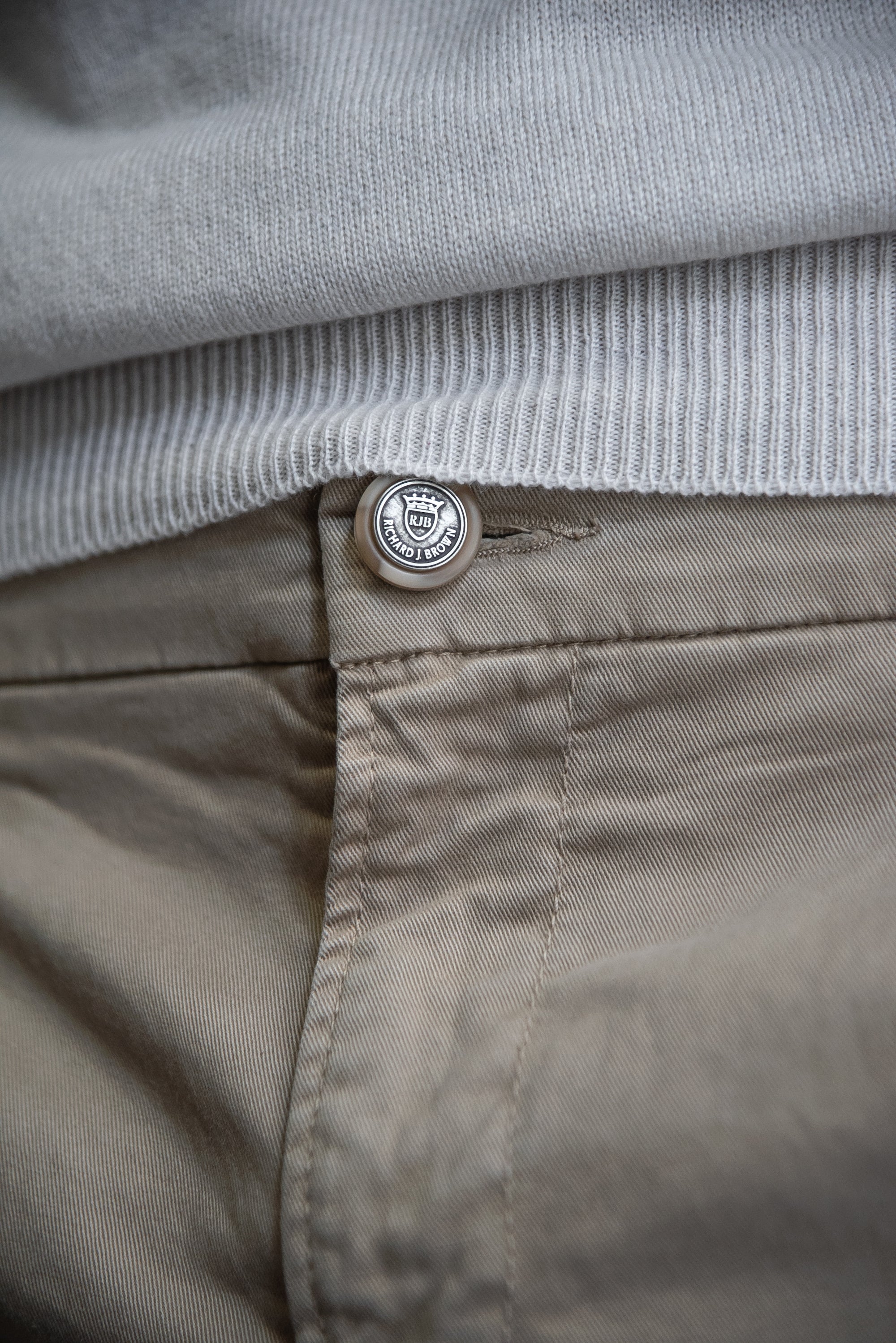 Chino Icon Singapore Khaki