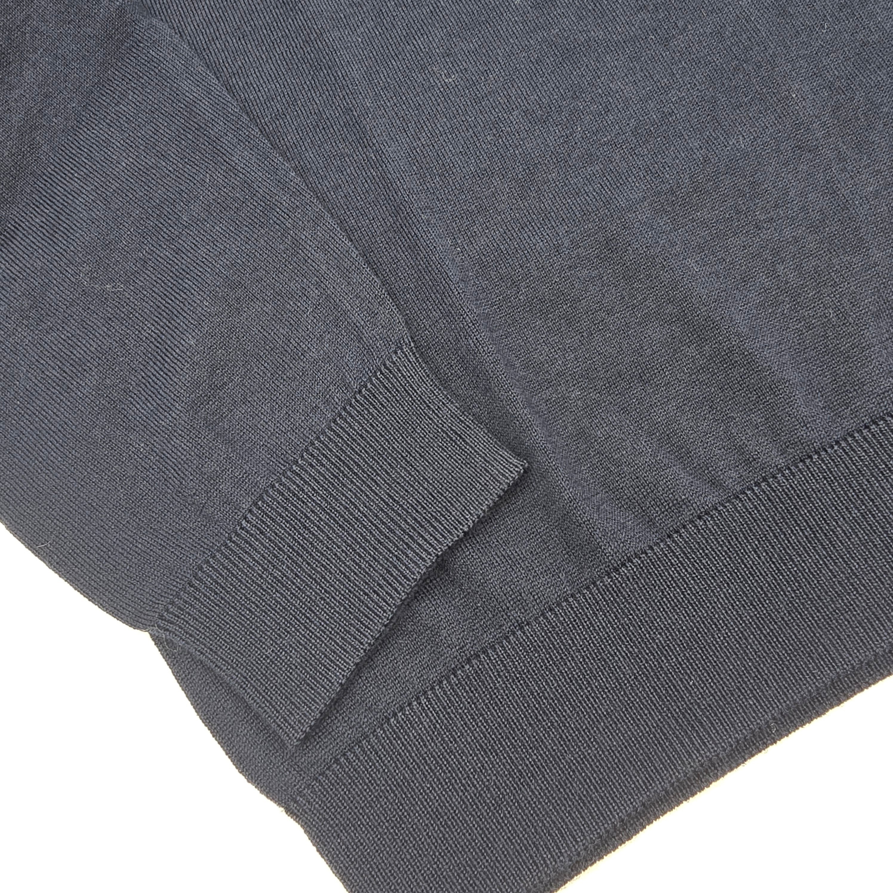 Roll Collar Merino Navy