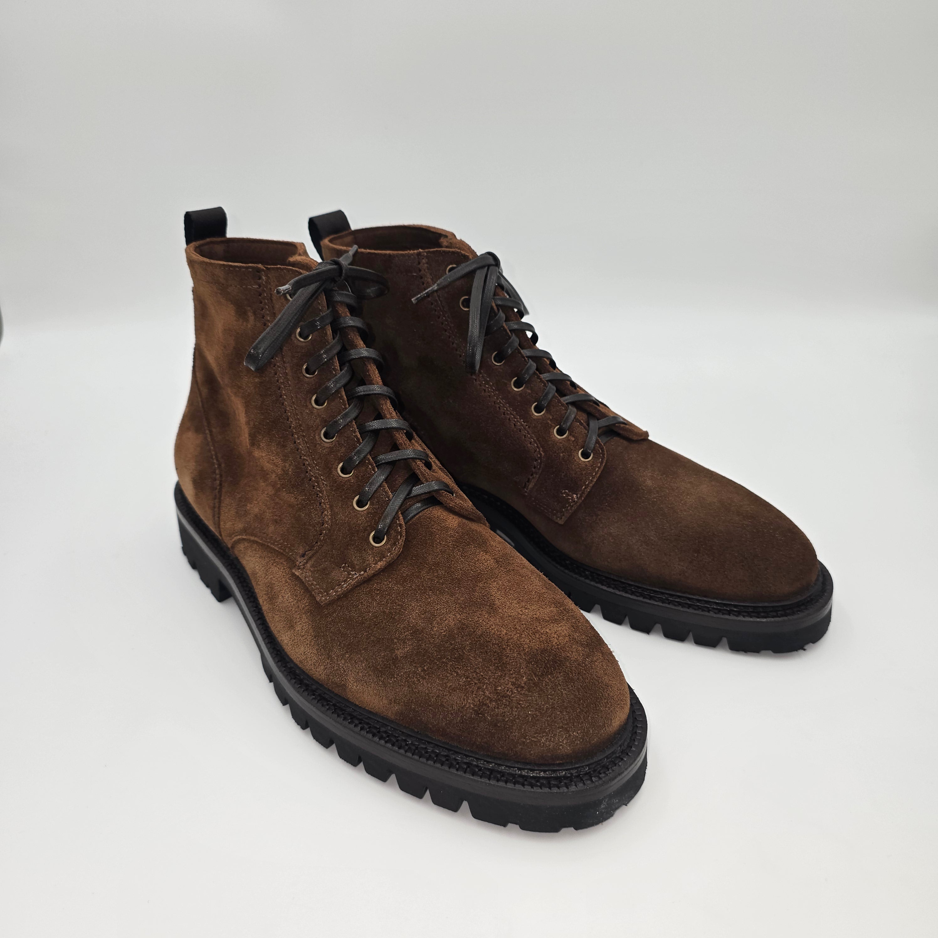 Matteo Plain Toe Boot Suede Brown