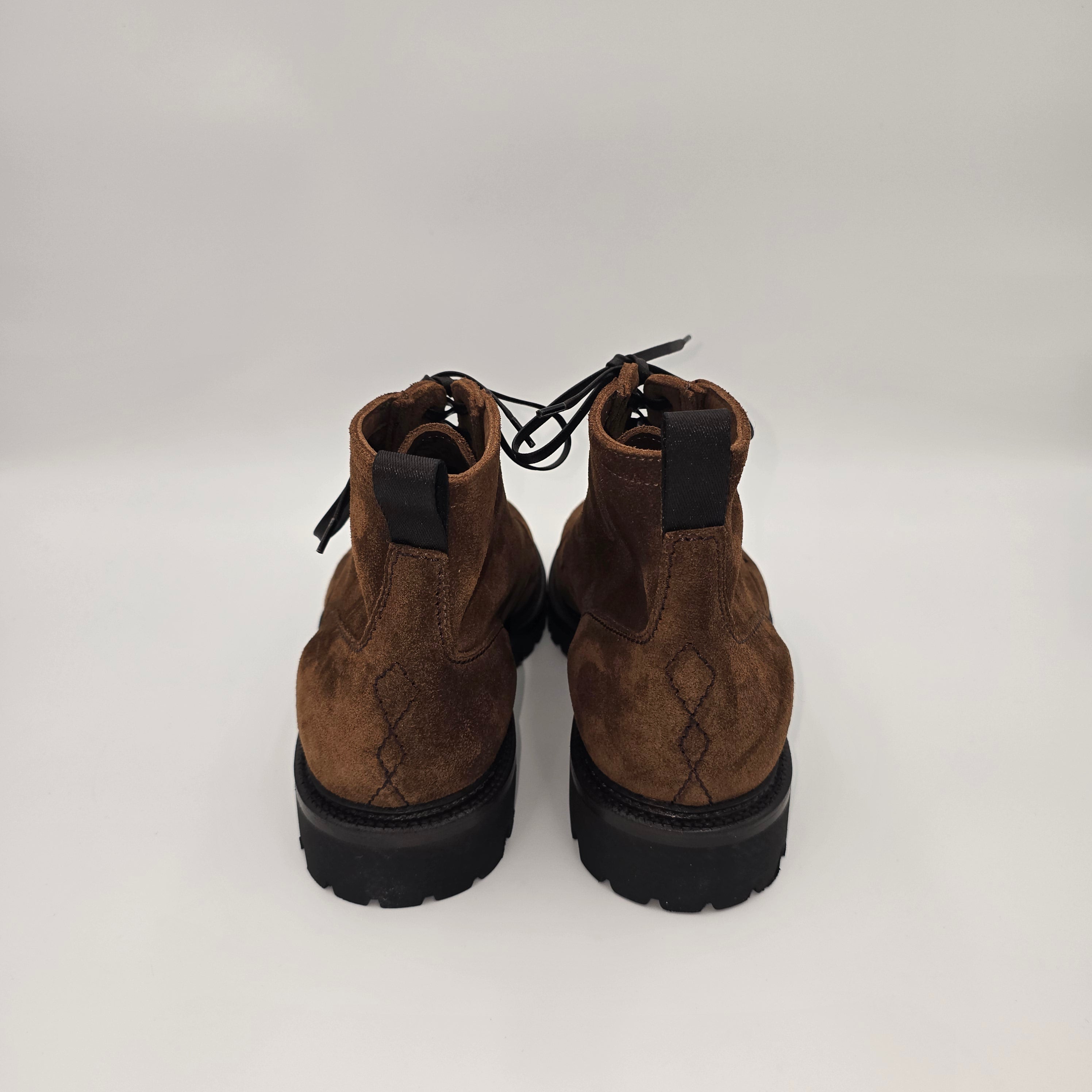 Matteo Plain Toe Boot Suede Brown