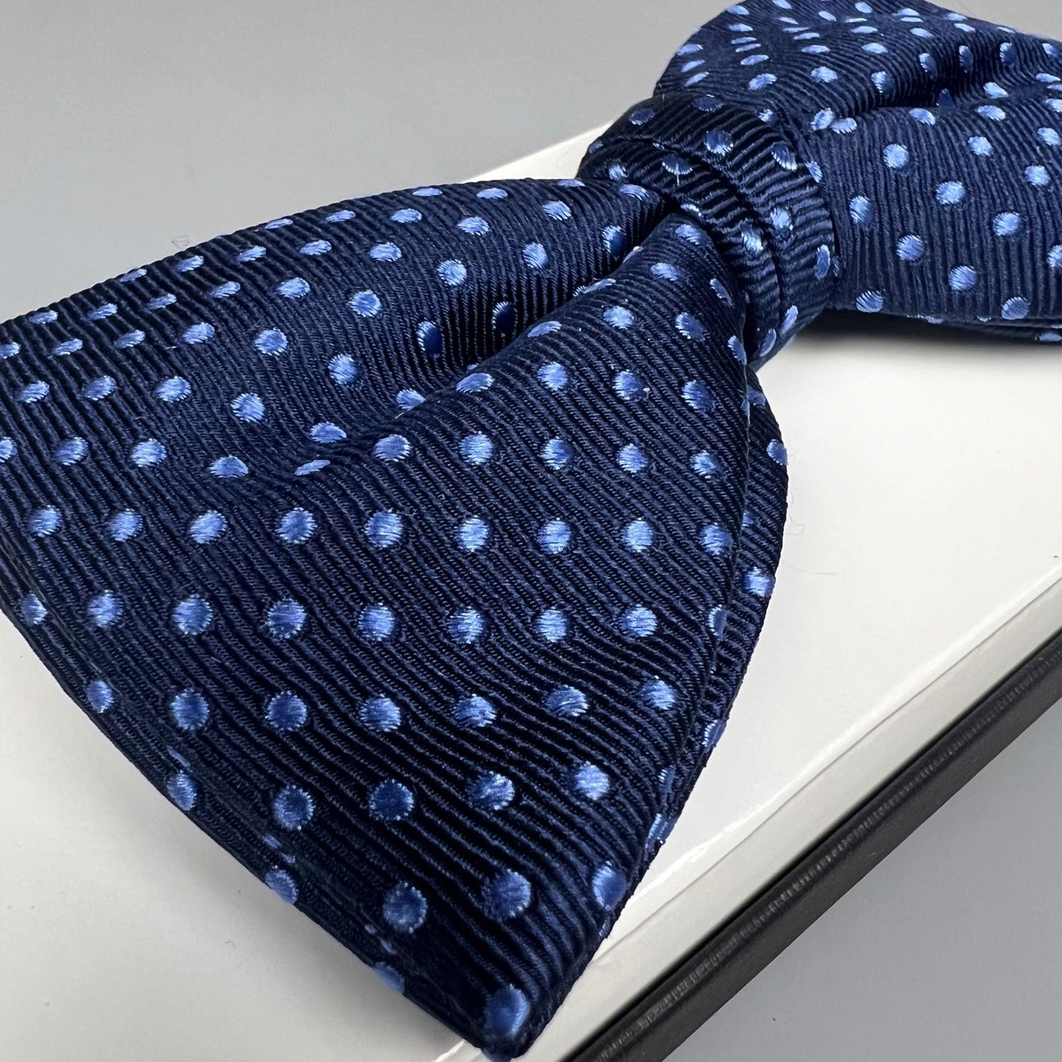 Bow-Tie Silk Polka Classic