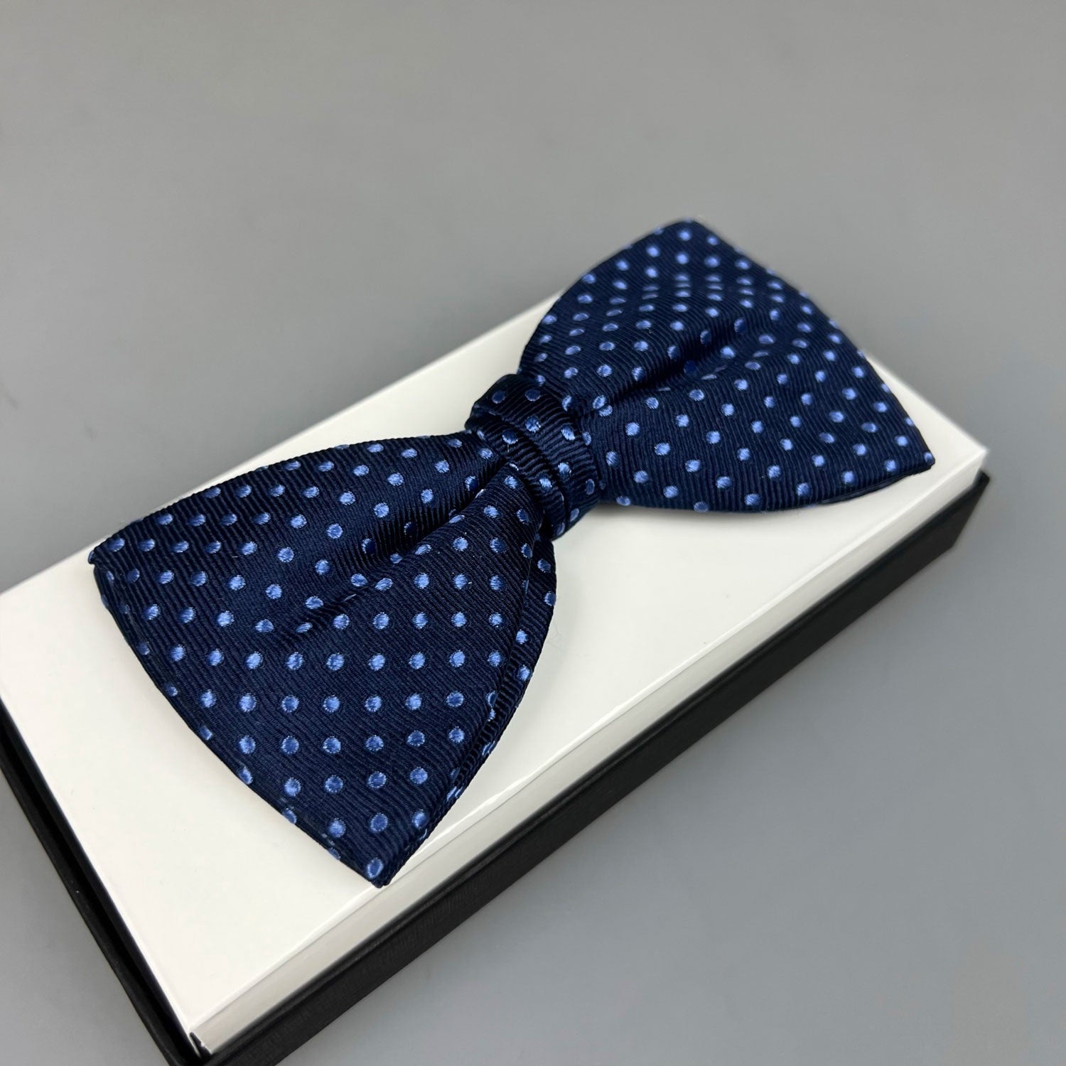 Bow-Tie Silk Polka Classic