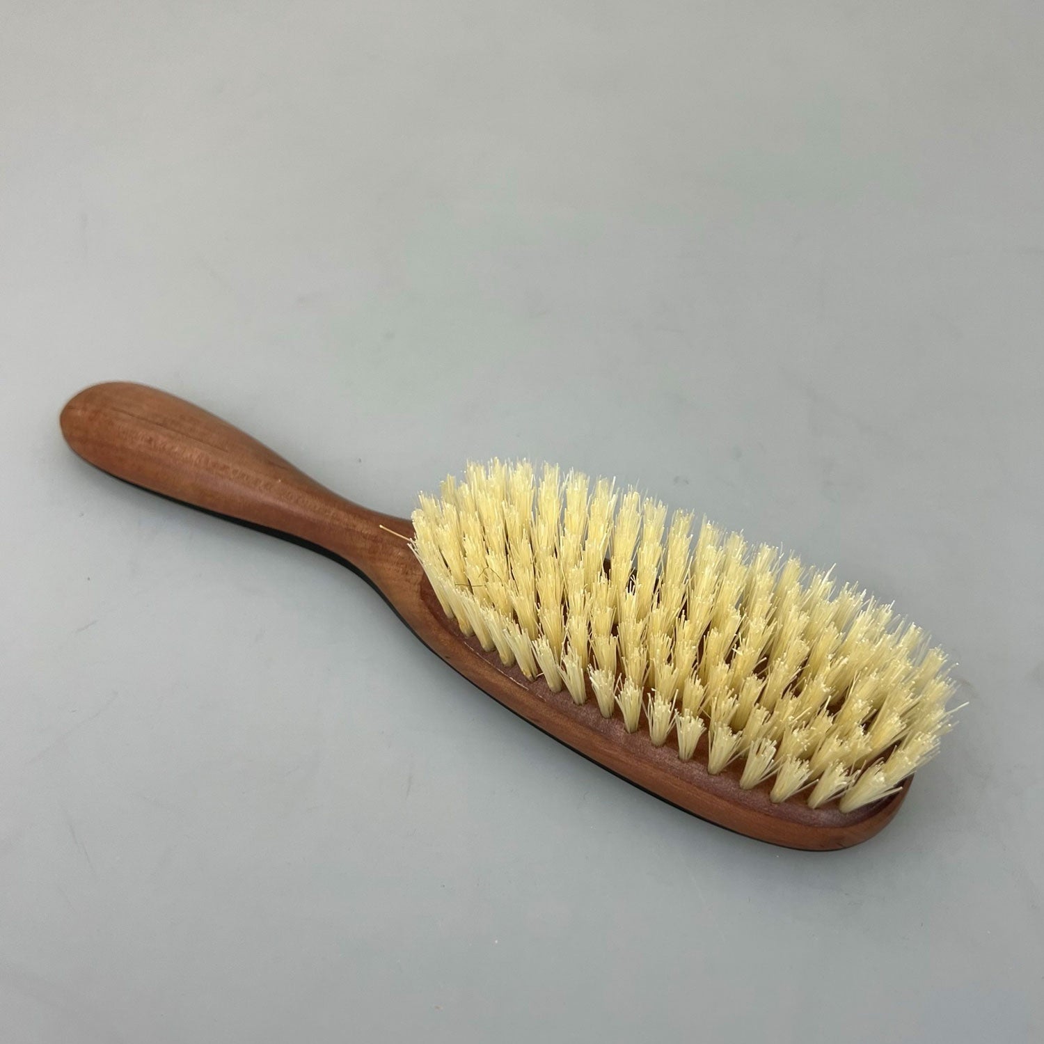 Hair Brush Pear Wood/Horn