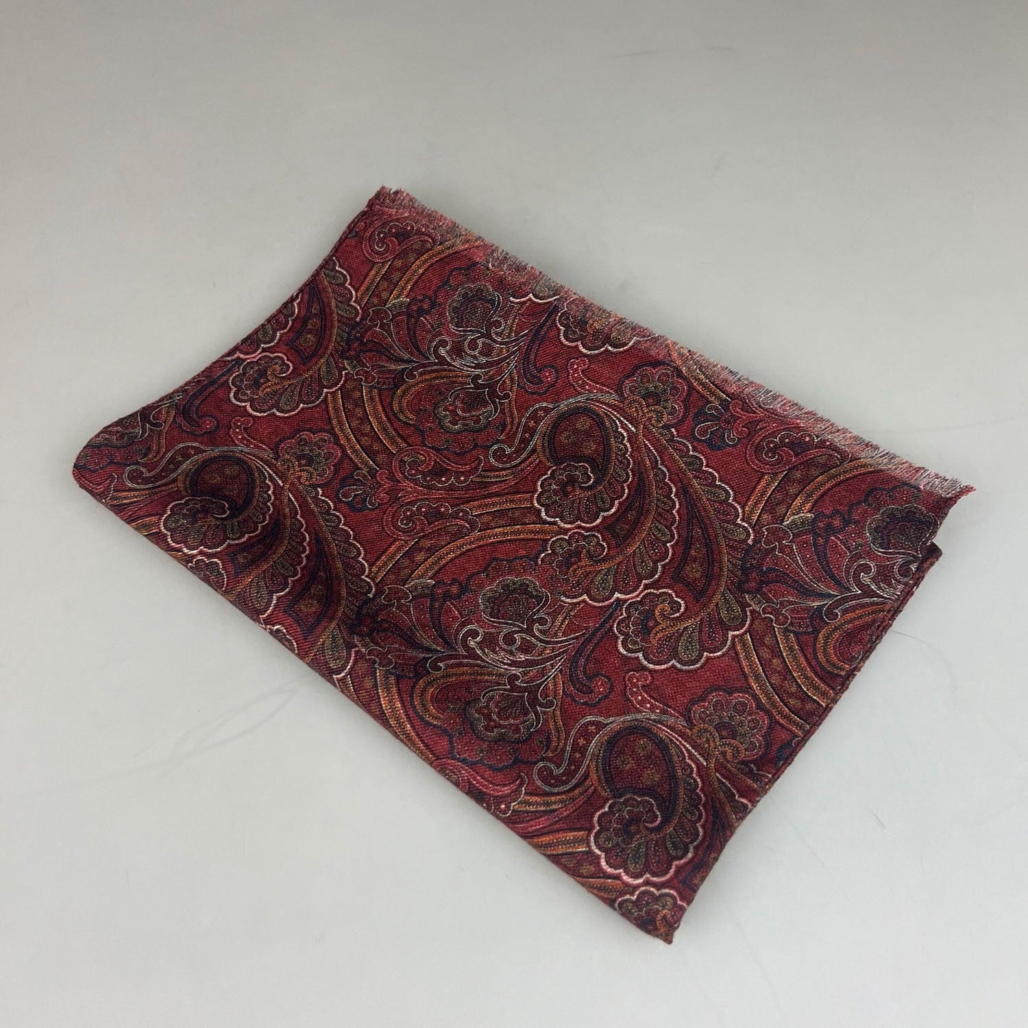 Julius Scarf Light Wool Loreto Rood