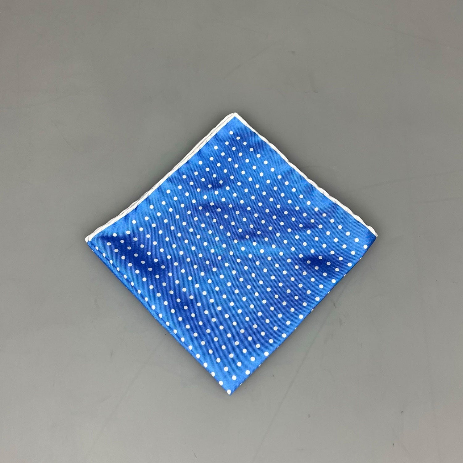 Pocket Square Dot