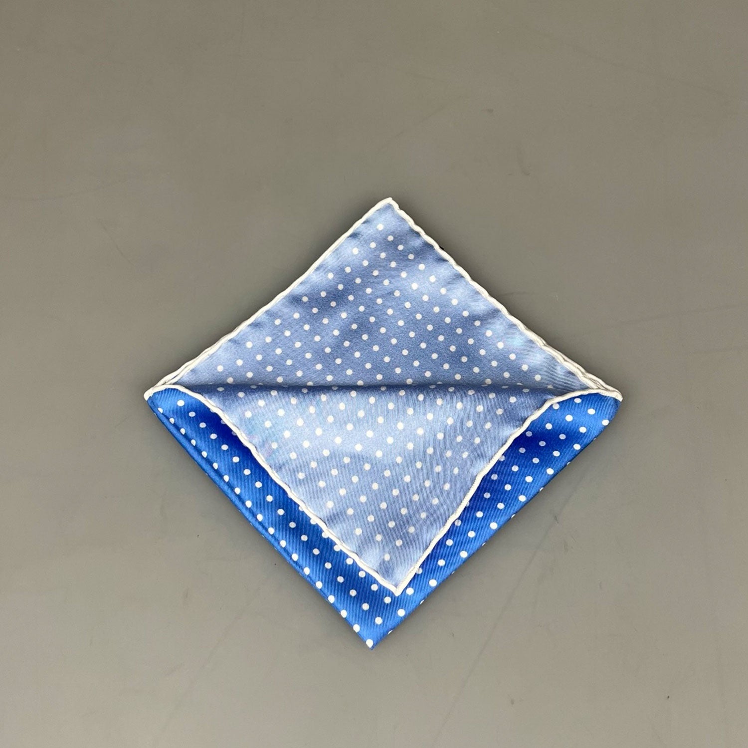 Pocket Square Dot