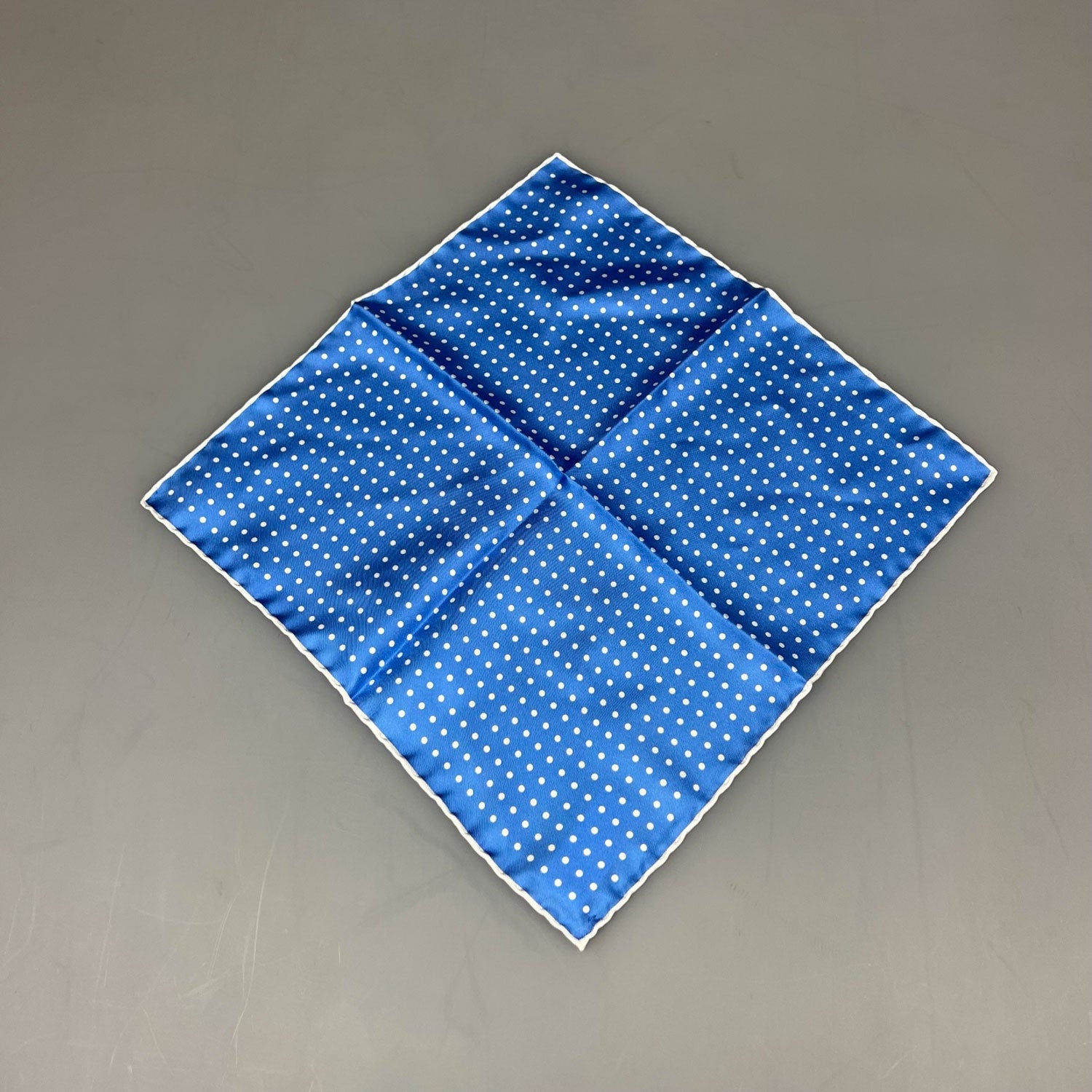 Pocket Square Dot