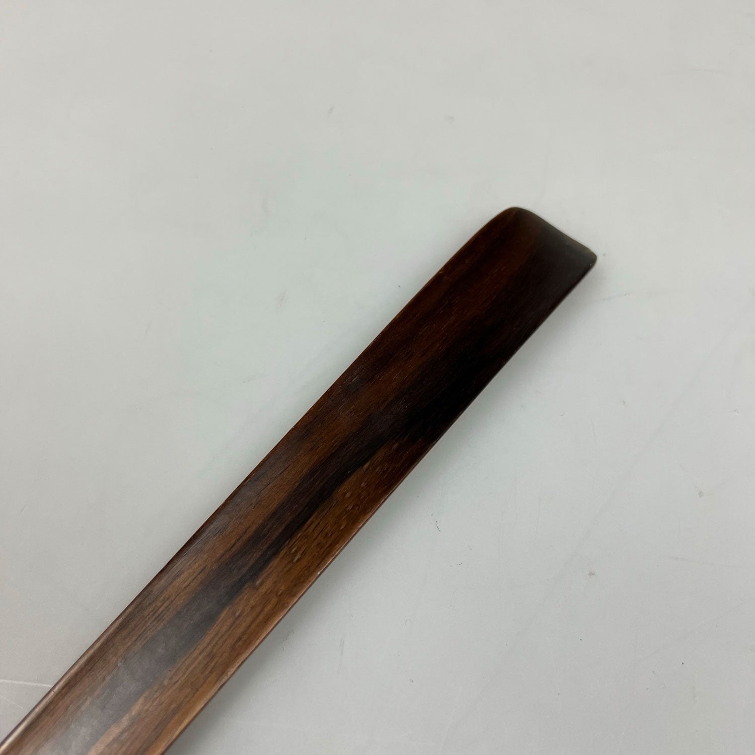 Wooden shoehorn grain leather 41cm