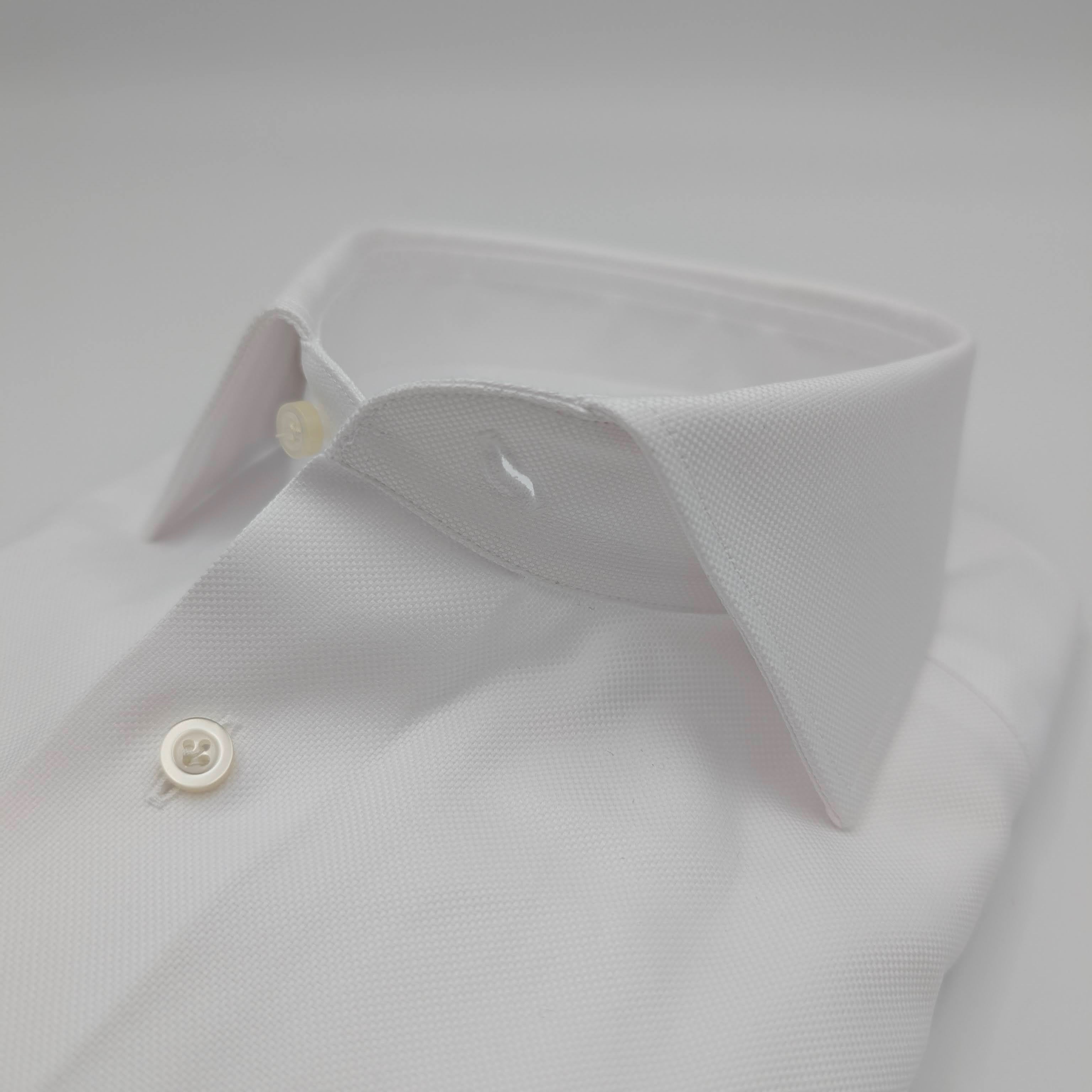 Cutaway Oxford White