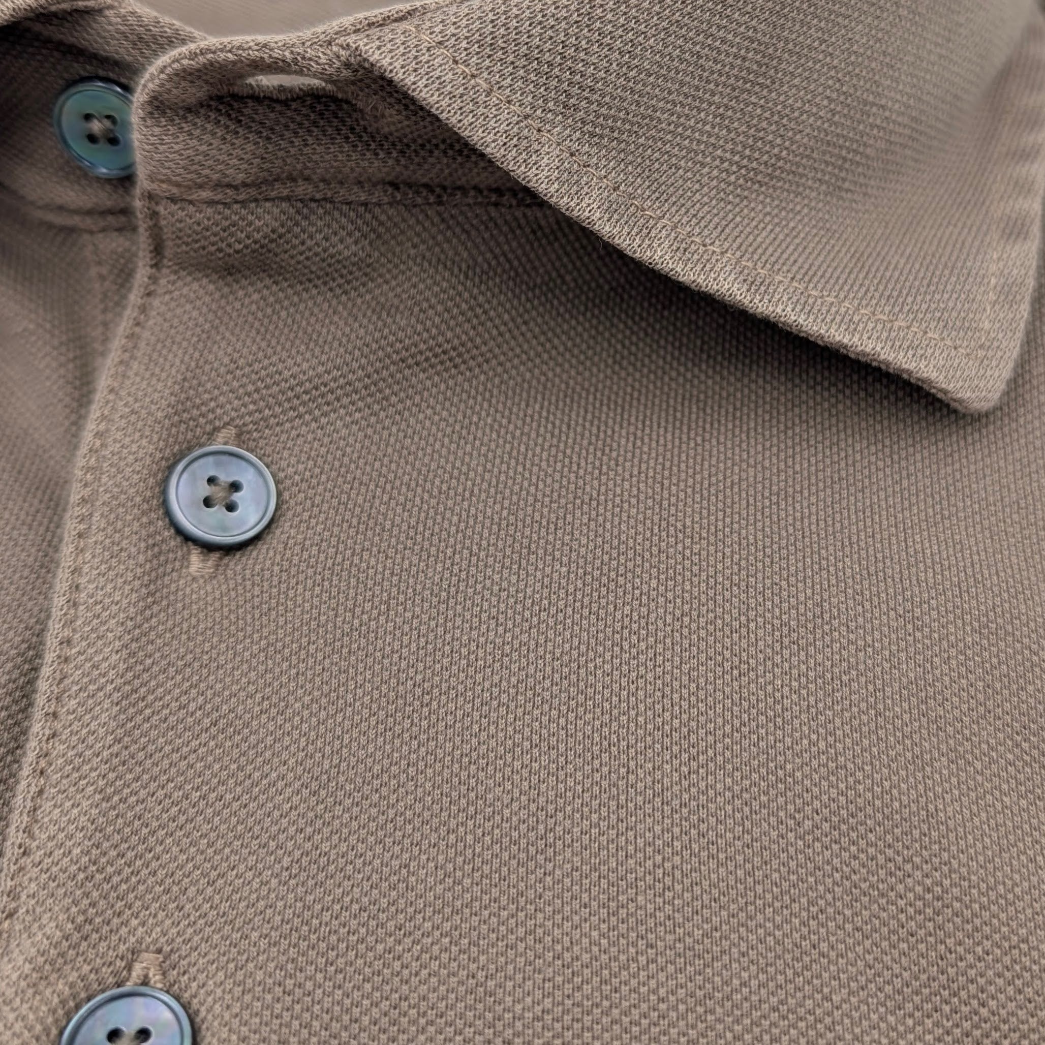 Kurzarm-Polohemd aus Baumwolle von Julius, mittelbraun