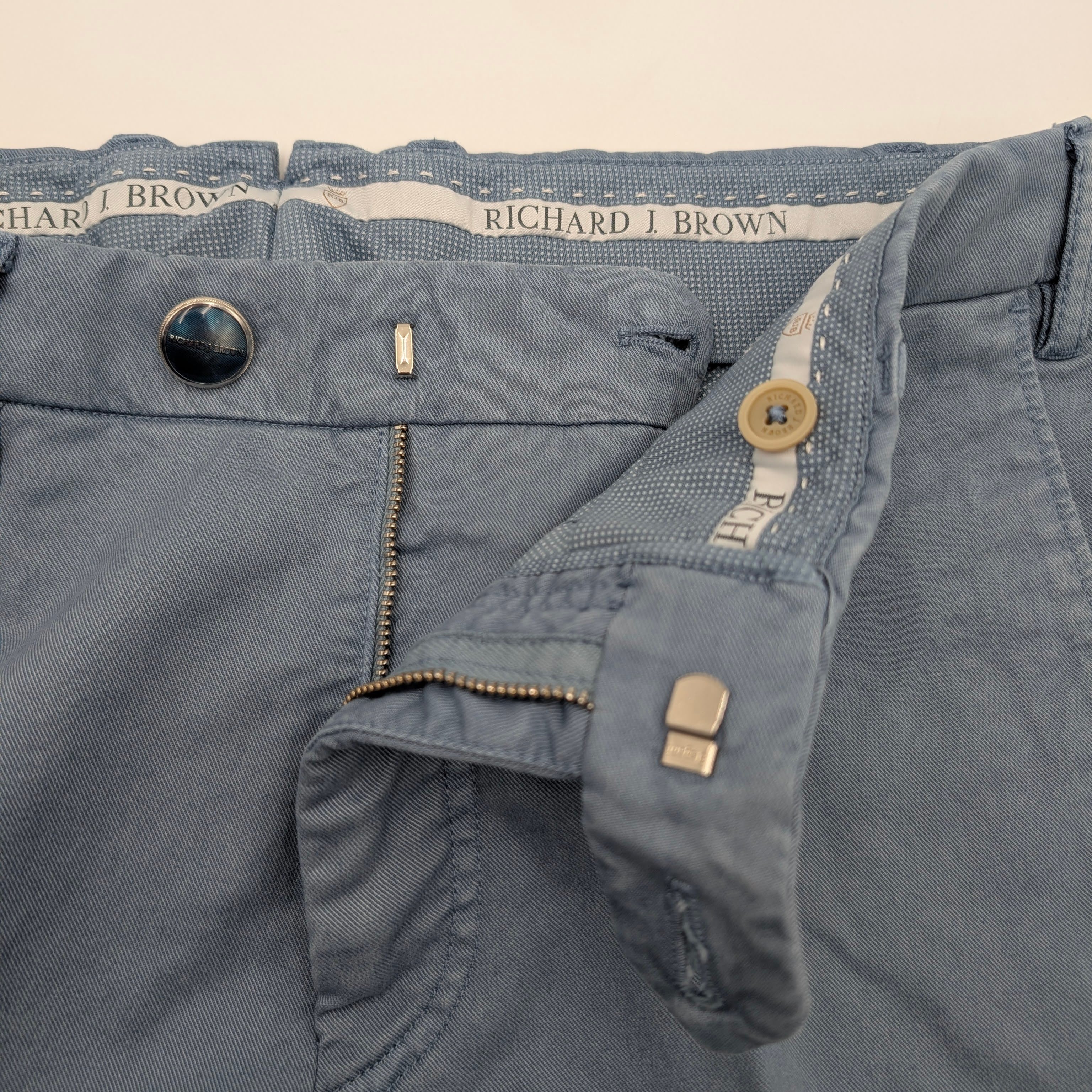 Chino Icon Singapore Silk Touch Hellblau