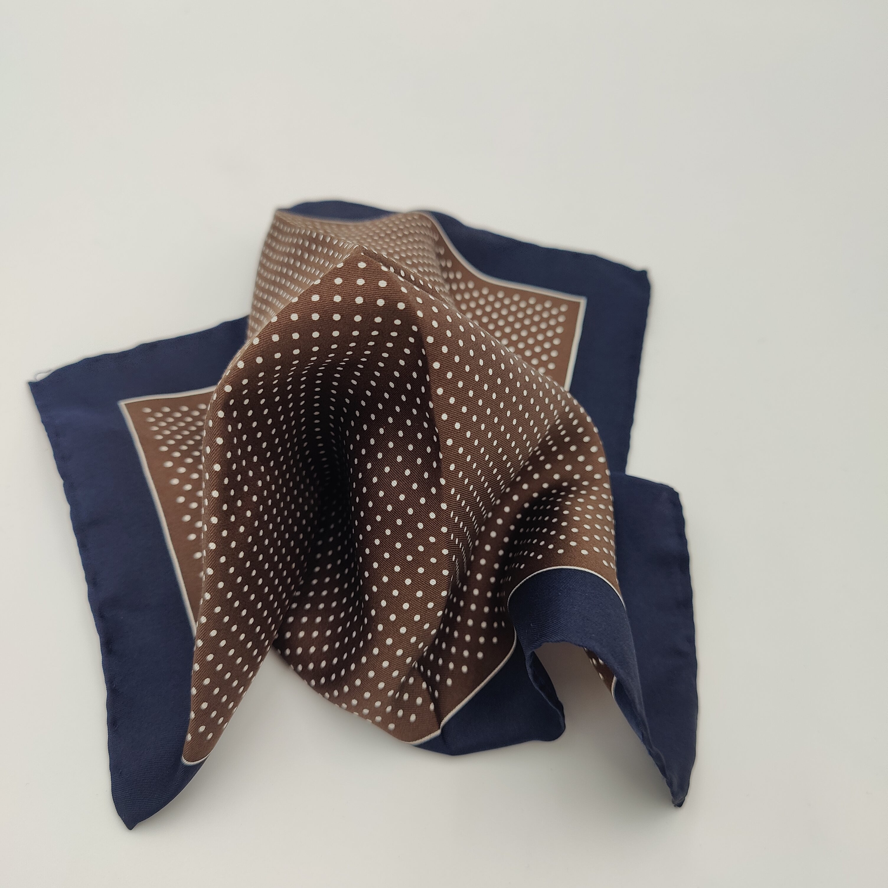 Pocket Square Dot